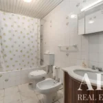 Top Floor Apartment 5-bedroom for sale in Quinta das Palmeiras, Oeiras, Greater Lisbon &bull; ARE40167 - gallery image