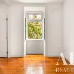 Apartment 3-bedroom for sale in Castelo, Lisbon &bull; ARE40283 - gallery image