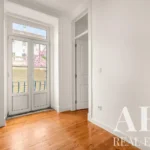 Apartment 3-bedroom for sale in Castelo, Lisbon &bull; ARE40283 - gallery image