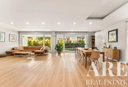 Apartment 4-bedroom for sale in Carcavelos, Cascais, Greater Lisbon &bull; ARE40382