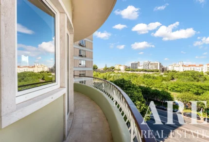 Apartment 2-bedroom for sale in Amoreiras, Lisbon &bull; ARE40346