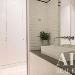 Apartment 2-bedrooms for sale in Sé, Lisbon &bull; ARE40347 - gallery image