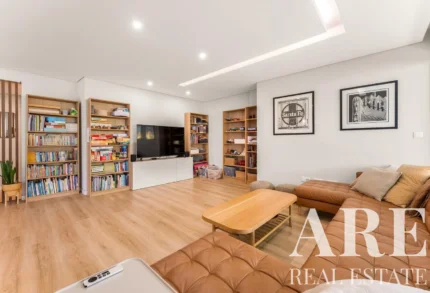 Apartment 4-bedroom for sale in Carcavelos, Cascais, Greater Lisbon &bull; ARE40382