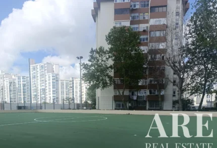 Apartment 4-bedroom for sale in Ameixoeira, Lisbon &bull; ARE40250