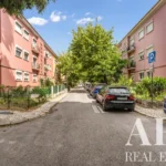 Apartment 2-bedroom for sale in Alvalade, Lisbon &bull; ARE40357 - gallery image