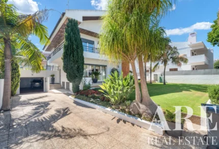 Villa 3-bedroom for sale in Nova Oeiras, Oeiras, Greater Lisbon &bull; ARE37627