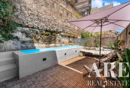 Villa 4-bedroom for sale in 24 de Julho, Lisbon &bull; ARE40373