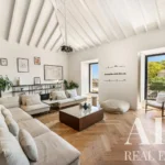 Villa 4-bedroom for sale in 24 de Julho, Lisbon &bull; ARE40373 - gallery image