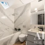 Villa 4-bedroom for sale in 24 de Julho, Lisbon &bull; ARE40373 - gallery image