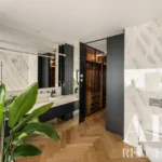 Villa 4-bedroom for sale in 24 de Julho, Lisbon &bull; ARE40373 - gallery image