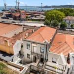 Villa 4-bedroom for sale in 24 de Julho, Lisbon &bull; ARE40373 - gallery image