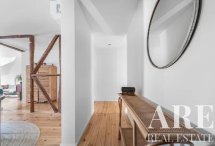 Apartment 2-bedroom for sale in São Bento, Lisbon &bull; ARE40293
