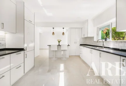 Villa 4-bedroom for sale in Abuxarda, Cascais, Greater Lisbon &bull; ARE40775