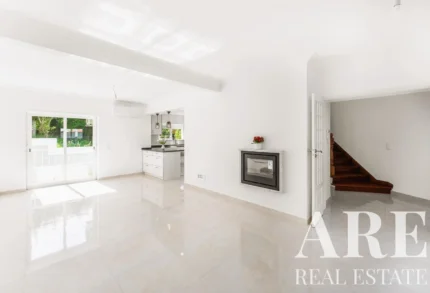 Villa 4-bedroom for sale in Abuxarda, Cascais, Greater Lisbon &bull; ARE40775