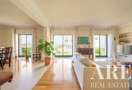 Apartment 3-bedroom for sale in Graça, Lisbon &bull; ARE40837