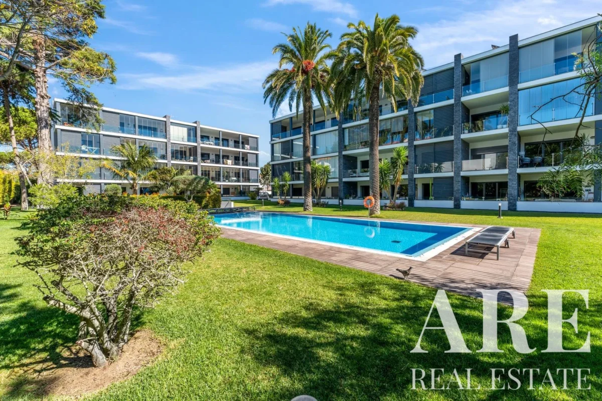 Apartment 4-bedroom for sale in Parede, Cascais, Greater Lisbon • ARE38071