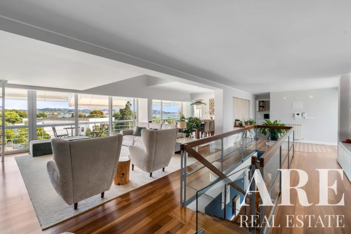 Apartment 4-bedroom for sale in Algés, Oeiras, Greater Lisbon &bull; ARE40271