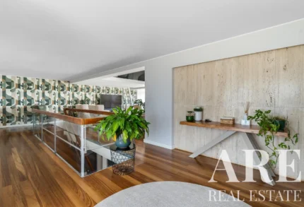 Apartment 4-bedroom for sale in Algés, Oeiras, Greater Lisbon &bull; ARE40271