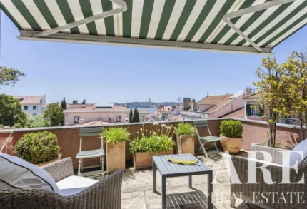 Apartment 1-bedroom for sale in Lapa, Lisbon &bull; ARE40511