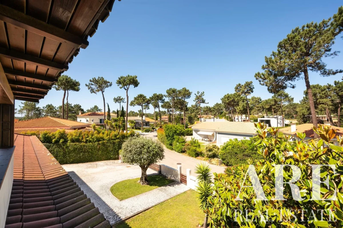 Villa 5-bedroom for sale in Aroeira, Almada, Setubal &bull; ARE40871