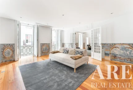 Apartment 4-bedroom for sale in Lisbon &bull; ARE41013