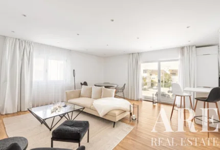 Apartment 2-bedroom for sale in Cascais, Greater Lisbon &bull; ARE40996