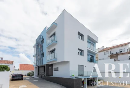 Apartment 2-bedroom for sale in Cascais, Greater Lisbon &bull; ARE40996