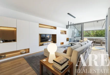 Apartment 3-bedroom for sale in Campo Mártires da Pátria, Lisbon &bull; ARE40882