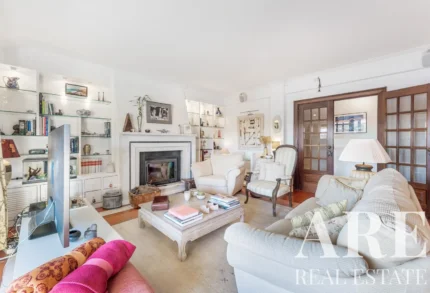 Apartment 4-bedroom for sale in Cascais, Greater Lisbon &bull; ARE40904