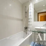Apartment 3-bedroom for sale in Alto dos Moinhos, Lisbon &bull; ARE40899 - gallery image