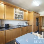 Apartment 3-bedroom for sale in Alto dos Moinhos, Lisbon &bull; ARE40899 - gallery image