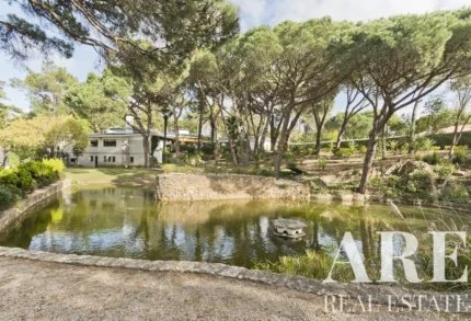 Villa 6-bedroom for sale in Estoril, Cascais, Greater Lisbon &bull; ARE39907