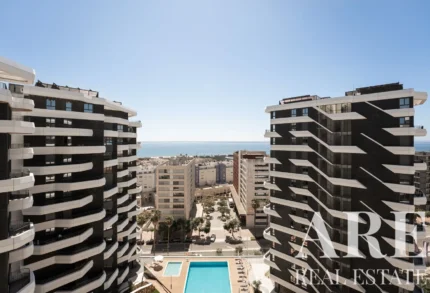 Apartment 3-bedroom for sale in Parque das Nações, Lisbon &bull; ARE-41159
