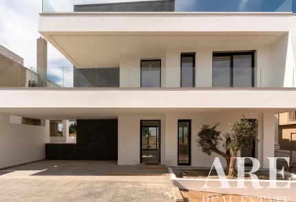 Villa 4-bedroom for sale in Alcochete, Setubal &bull; ARE-41188