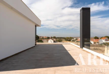 Villa 4-bedroom for sale in Alcochete, Setubal &bull; ARE-41188