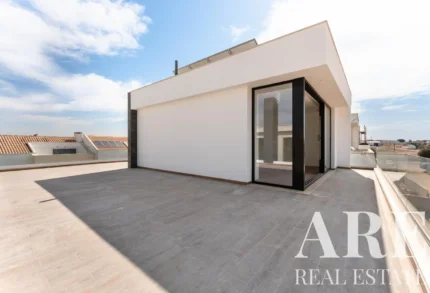 Villa 4-bedroom for sale in Alcochete, Setubal &bull; ARE-41188