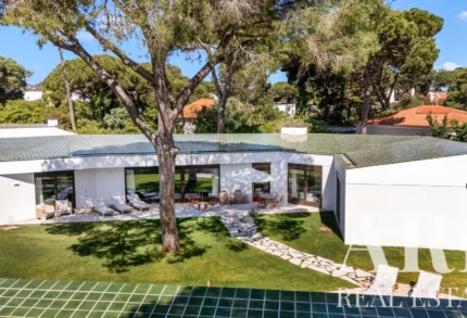 Villa 3-bedroom for sale in Quinta da Marinha, Cascais, Greater Lisbon &bull; ARE-39791
