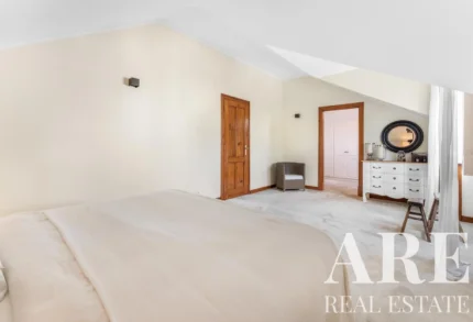 Villa 5-bedroom for sale in Monte Estoril, Cascais, Greater Lisbon &bull; ARE-41047