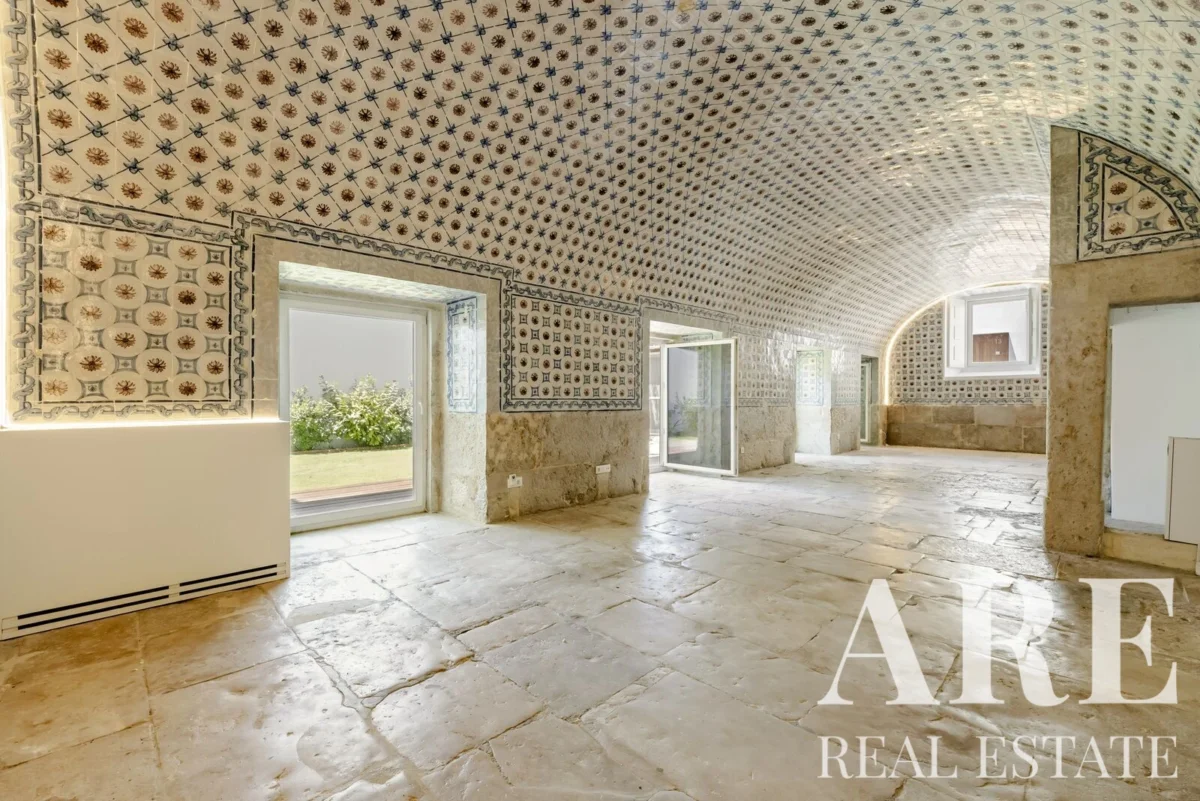 Apartment 3-bedroom for sale in Palácio Villa Garcia, Restelo, Lisbon • ARE-41185