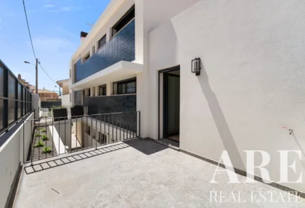 Apartment 3-bedroom for sale in 2645-176 &bull; ARE-41270