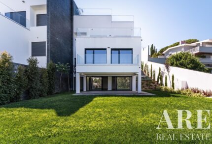 Villa 3-bedroom for sale in Estoril, Cascais, Lisbon