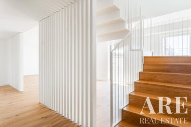 Apartment 2-bedroom for sale in Lisbon