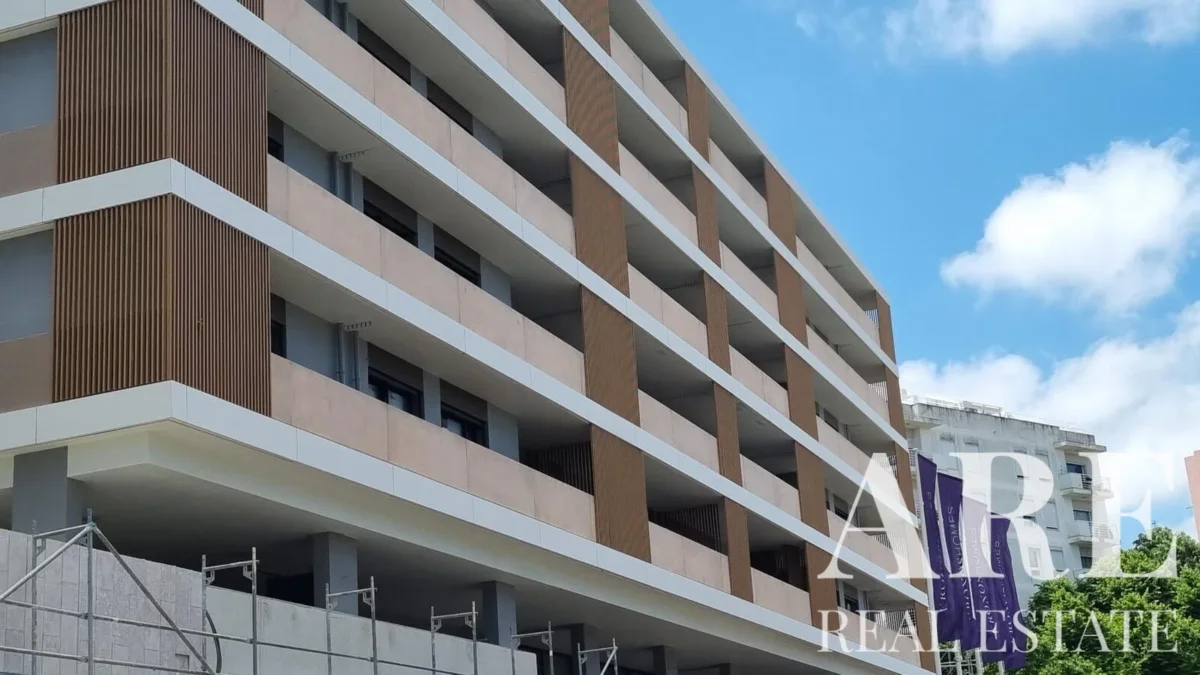 Apartment 2-bedroom for sale in Telheiras, Lisbon &bull; ARE-41414