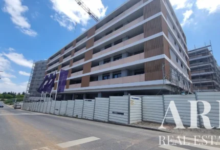 Apartment 2-bedroom for sale in Telheiras, Lisbon &bull; ARE-41414