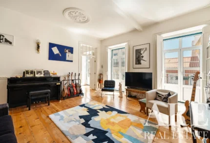 Apartment 3-bedroom for sale in Estrela, Lisbon &bull; ARE-41387