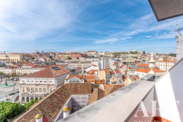 Apartment 2-bedroom for sale in Barroca 8, Rossio, Lisbon