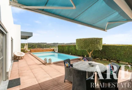 Villa 4-bedroom for sale in Mafra, Greater Lisbon &bull; ARE-41163