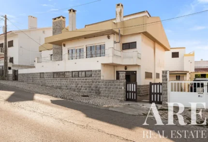 Villa 14-bedroom for sale in Peniche, Leiria &bull; ARE-41452