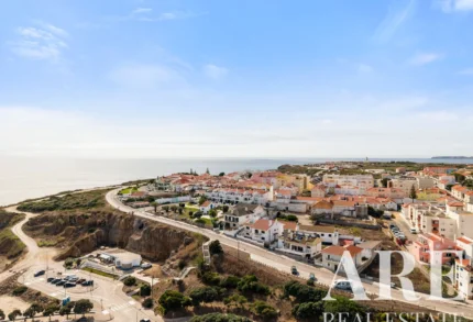 Villa 14-bedroom for sale in Peniche, Leiria &bull; ARE-41452