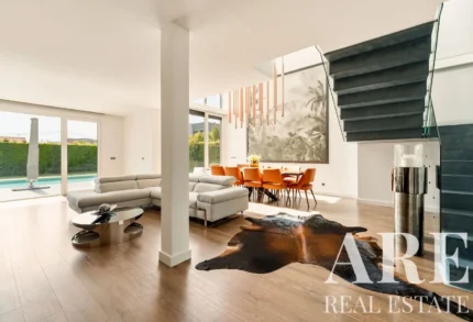 Villa 3-bedroom for sale in Aroeira, Almada, Setubal &bull; ARE-41512